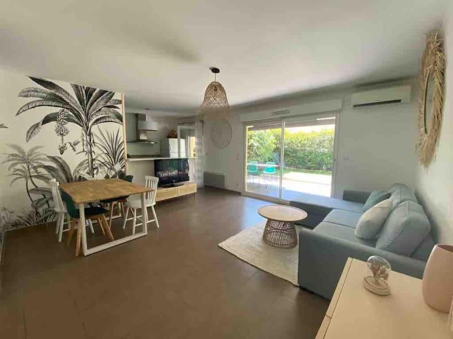 Tres Bel Appartement Contemporain Et Calme Fréjus Exterior foto