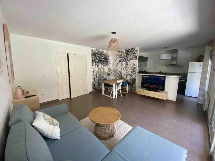 Tres Bel Appartement Contemporain Et Calme Fréjus Exterior foto